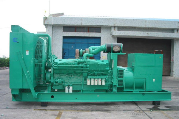 清河工厂发电机应急发电时如何更准确地检查发电机状态？