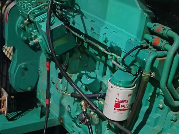 清河如何确定新的发电机组控制系统是否与原系统兼容？