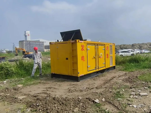 清河200KW柴油发电机机组每小时的油耗量受哪些因素影响？