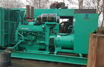 清河发电机组如何判断水冷式机油散热器内部是否需要清洗？